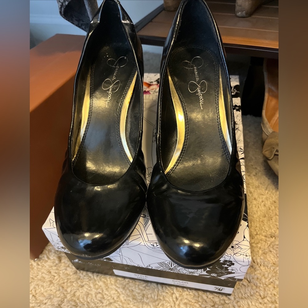 Jessica Simpson patten leather black size 7 wedge pumps